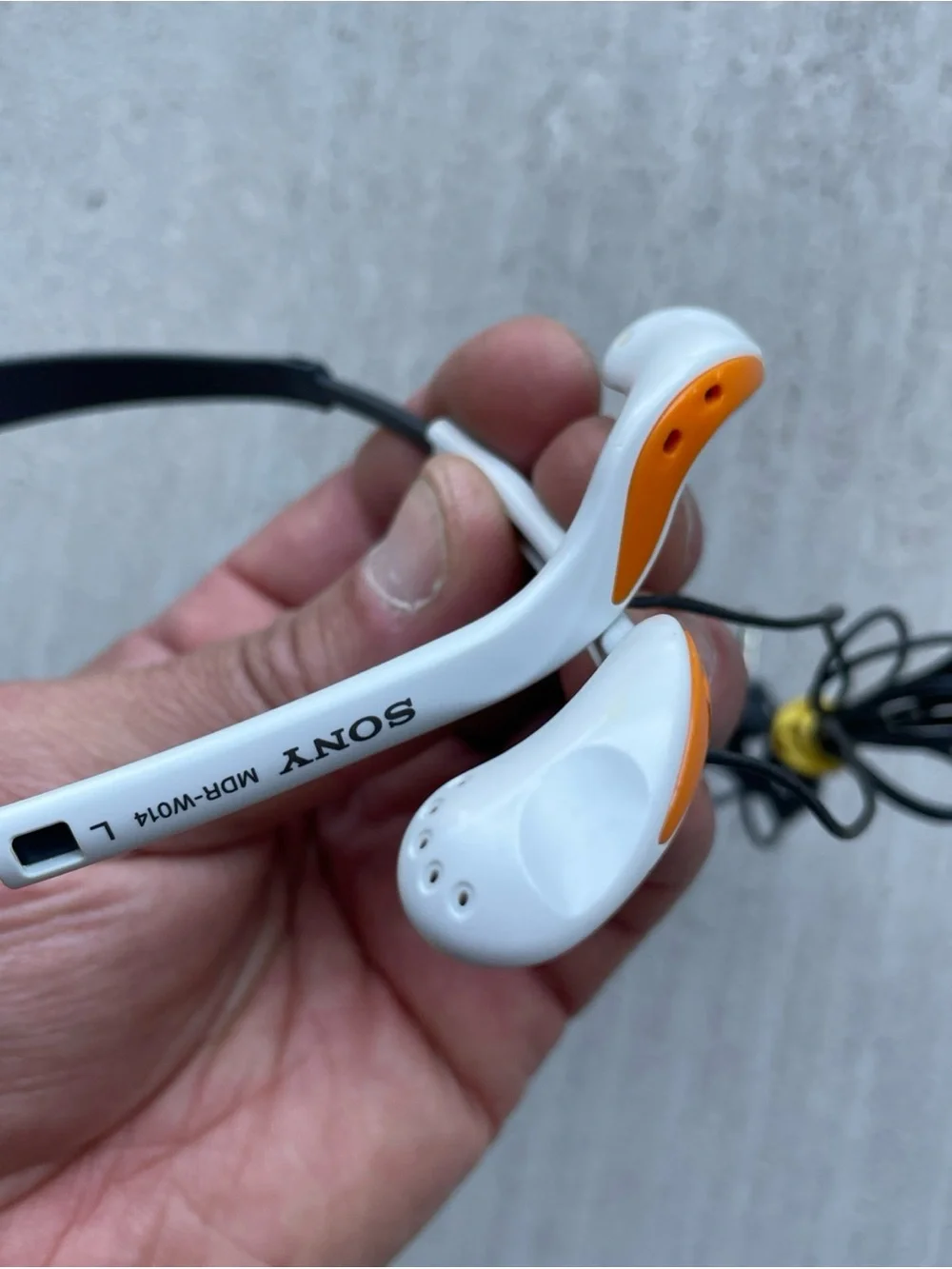 Sony MDR W014 Sports Walkman White Orange In Ear Headphones Tested Working
